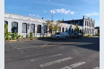 16 Commercial St, Holyoke, MA 01040 - Photo 2