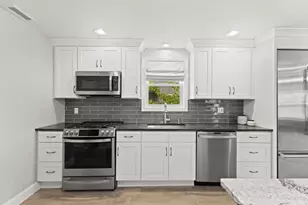 106 Circuit Ave, Wareham, MA 02571 - Photo 6