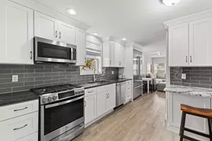 106 Circuit Ave, Wareham, MA 02571 - Photo 8