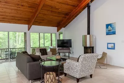 3 Nonquitt Ave, Dartmouth, MA 02748 - Photo 8