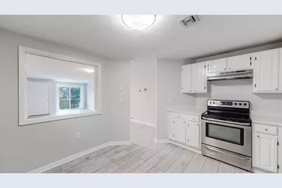 8 Ledgewood Way #10, Peabody, MA 01960 - Photo 4