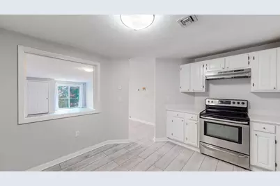 8 Ledgewood Way #10, Peabody, MA 01960 - Photo 4