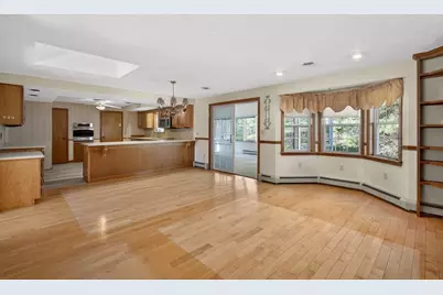 532 Hill St, Raynham, MA 02767 - Photo 10