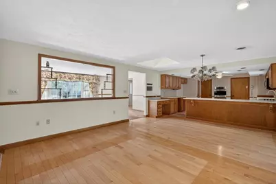 532 Hill St, Raynham, MA 02767 - Photo 8