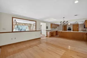 532 Hill St, Raynham, MA 02767 - Photo 8