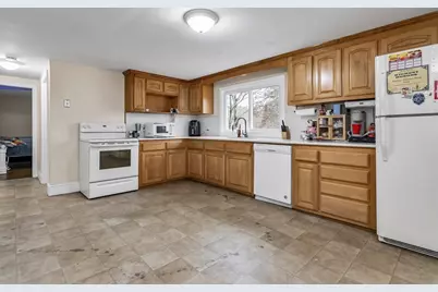 396 Oak St, Methuen, MA 01844 - Photo 8