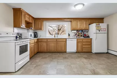 396 Oak St, Methuen, MA 01844 - Photo 10