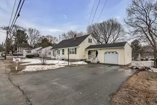 396 Oak St, Methuen, MA 01844 - Photo 2