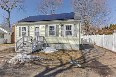 6 Pine St, Wareham, MA 02571 - Photo 4