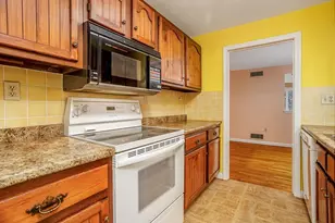 9 Governor Square, Peterborough, NH 03458 - Photo 4