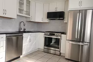 75 Edgelawn Ave, North Andover, MA 01845 - Photo 2