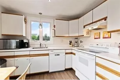 13 Circuit Lane #13, Watertown, MA 02472 - Photo 12