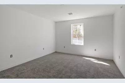 50 Frankfort St #10, Fitchburg, MA 01420 - Photo 10