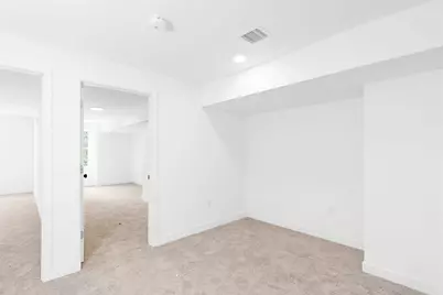 50 Frankfort St #10, Fitchburg, MA 01420 - Photo 8