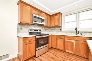 77 Swan St, Everett, MA 02149 - Photo 2