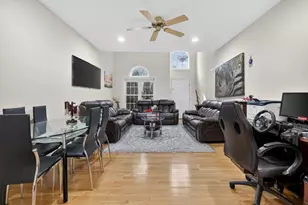 1 Knowlton Cir, Upton, MA 01568 - Photo 1