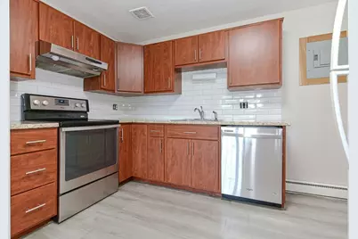 4 Colonial Village Dr #9, Arlington, MA 02474 - Photo 4