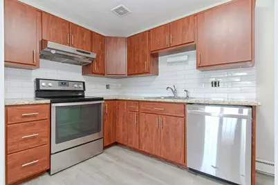 4 Colonial Village Dr #9, Arlington, MA 02474 - Photo 8