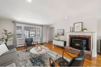 129 Greenwood St, Wakefield, MA 01880 - Photo 2