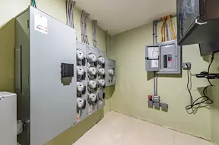 10 Roxbury St, Boston, MA 02119 - Photo 18