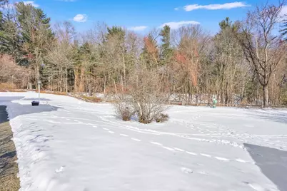 40 Halifax Ct #D, Springfield, MA 01108 - Photo 4