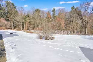 40 Halifax Ct, Springfield, MA 01108 - Photo 4