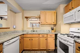 11 Cedar St, Westborough, MA 01581 - Photo 16