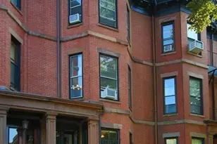 387 Beacon St, Boston, MA 02116 - Photo 1
