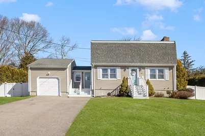 100 Evergreen Dr, Swansea, MA 02777 - Photo 2