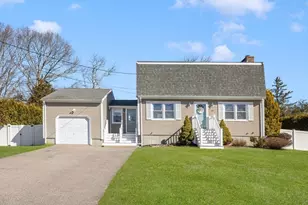 100 Evergreen Dr, Swansea, MA 02777 - Photo 2