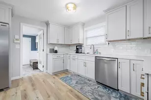 100 Evergreen Dr, Swansea, MA 02777 - Photo 8