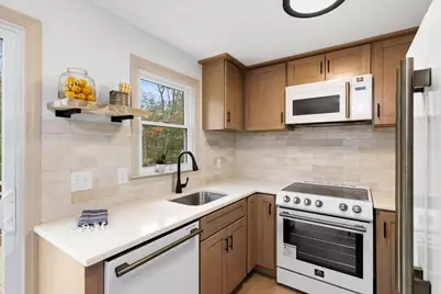 11 Shallow Pond Ln, Falmouth, MA 02536 - Photo 12