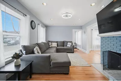 156 Farnsworth St, Chicopee, MA 01013 - Photo 6