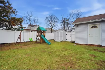 156 Farnsworth St, Chicopee, MA 01013 - Photo 36