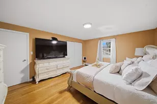 24 Juniper Dr, Saugus, MA 01906 - Photo 14