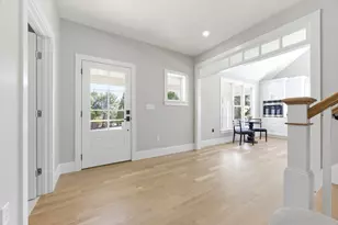 723 Wilbur Ave, Swansea, MA 02777 - Photo 8