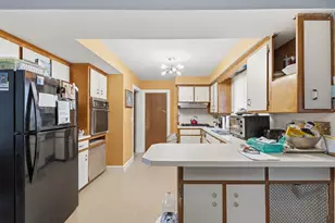 345 Gardner St, New Bedford, MA 02740 - Photo 16