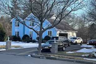 12 Heritage Ln, Saugus, MA 01906 - Photo 2