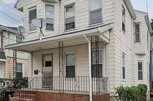 29 Lincoln St, Malden, MA 02148 - Photo 1