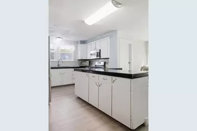 28 Court St, Lowell, MA 01852 - Photo 12