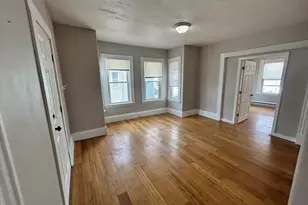 35 Newcomb Pl, Taunton, MA 02780 - Photo 6