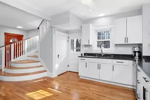 713 South St, Waltham, MA 02453 - Photo 4