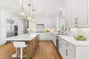 14 Liana St, Woburn, MA 01801 - Photo 8