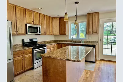 183 Summer St #183, Watertown, MA 02472 - Photo 2