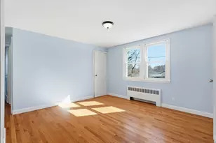 18-20 Genetti Cir, Bedford, MA 01730 - Photo 4