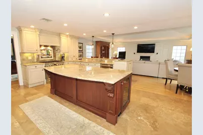 16 Sycamore Dr, Holden, MA 01520 - Photo 2