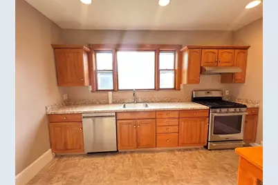 9 Saint James Rd #9, Medford, MA 02155 - Photo 6