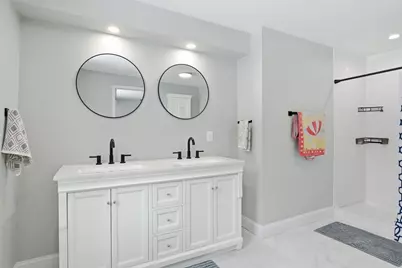 46 Smith St, Palmer, MA 01069 - Photo 18