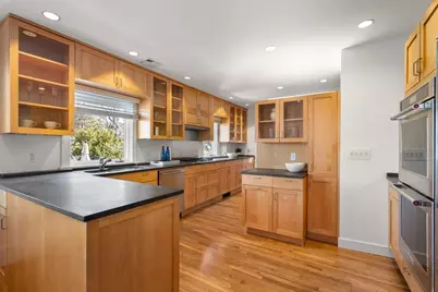 189 Clinton Rd, Brookline, MA 02445 - Photo 8