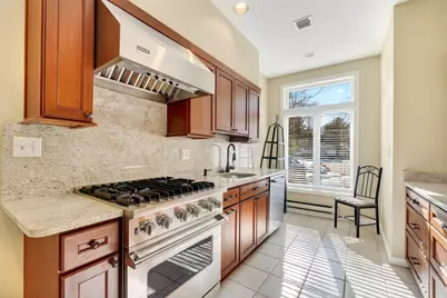 1 Douglass Grn #1, Woburn, MA 01801 - Photo 6